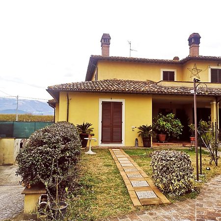 Bed and Breakfast Il Gelsomino Foligno Exterior foto